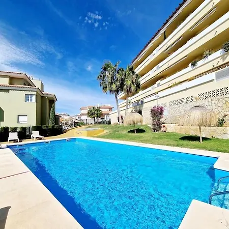 Royal Golf View: 2br, Pools & Ac Apartment
