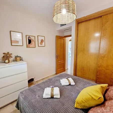 Royal Golf View: 2br, Pools & Ac *