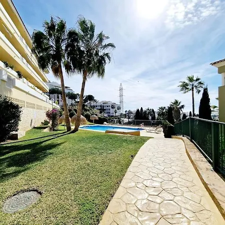 Royal Golf View: 2br, Pools & Ac *