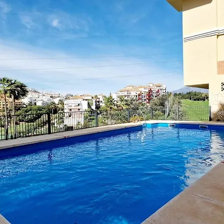Royal Golf View: 2br, Pools & Ac Apartment Sitio de Calahonda